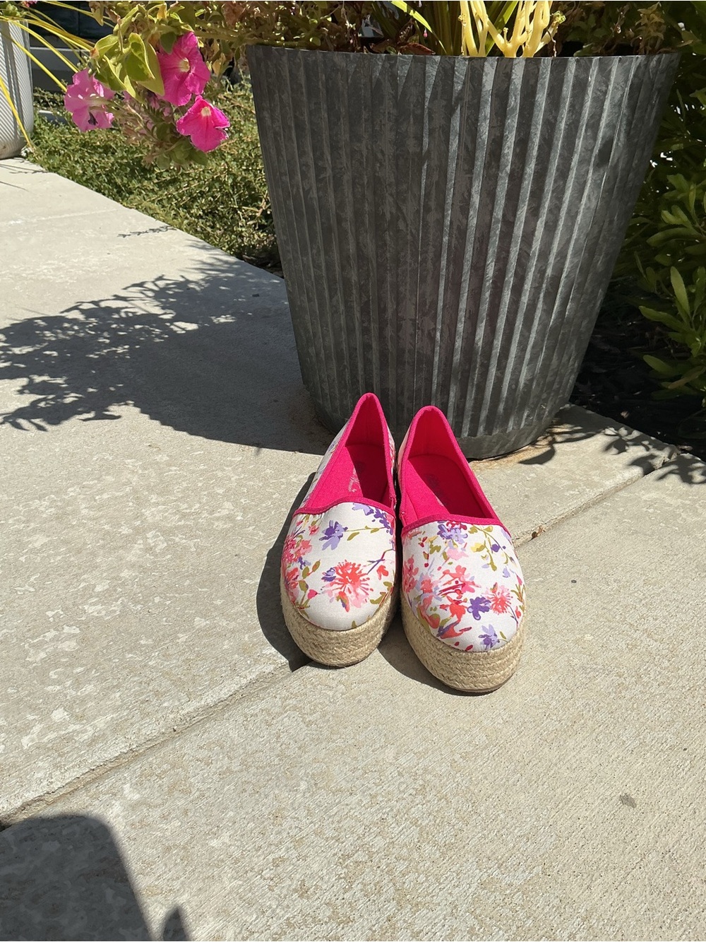 The Pioneer Woman Floral Espadrille Slip-Ons in Hot Pink Trim